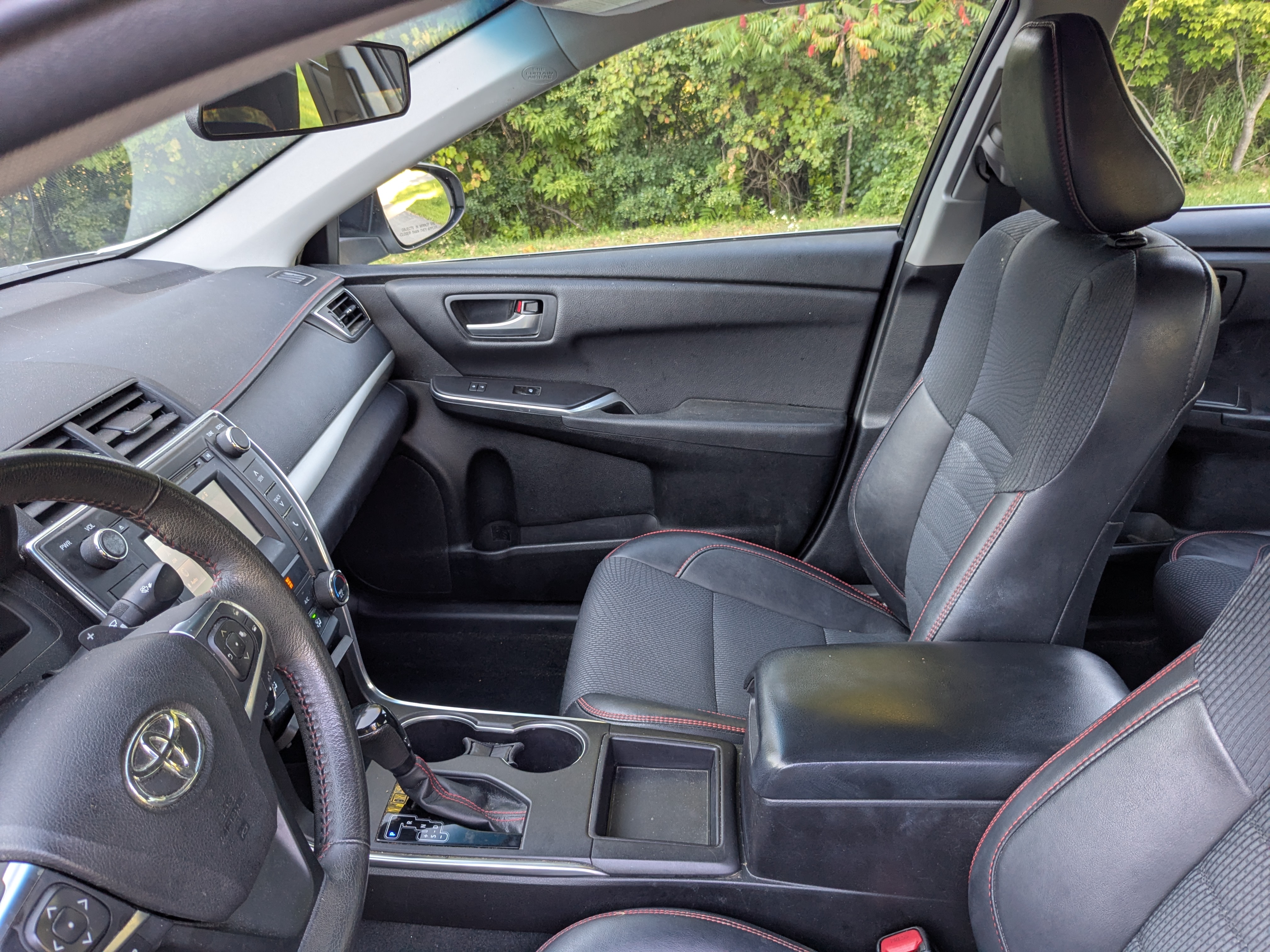 Used 2017 Toyota Camry SE FWD image 9