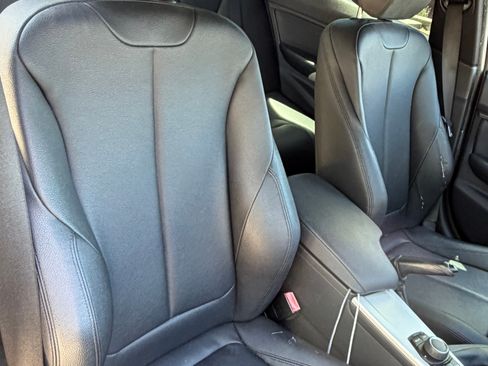 Used 2013 BMW 320i Sedan RWD image 21