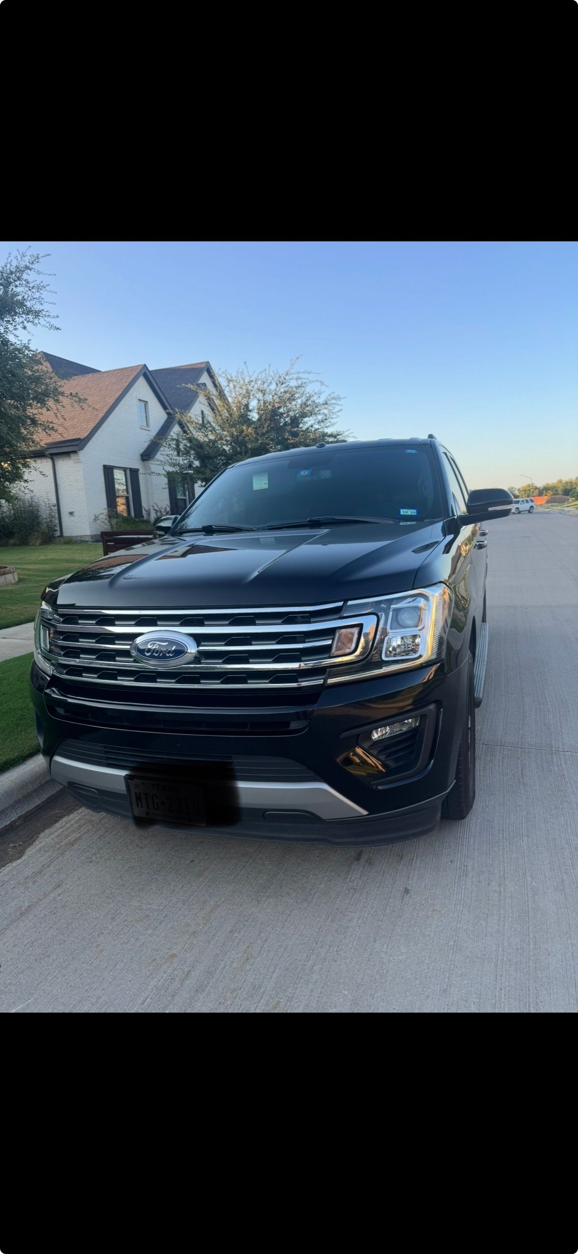 Used 2019 Ford Expedition XLT w/ Equipment Group 201A RWD image 2