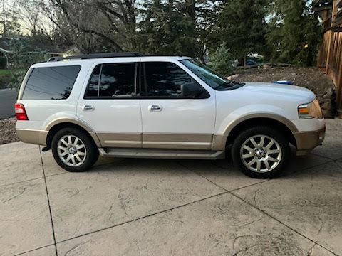 Used 2011 Ford Expedition XLT w/ 202A Rapid Spec Order Code AWD/4WD image 11