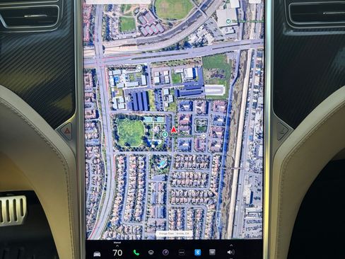 Used 2013 Tesla Model S Performance image 10