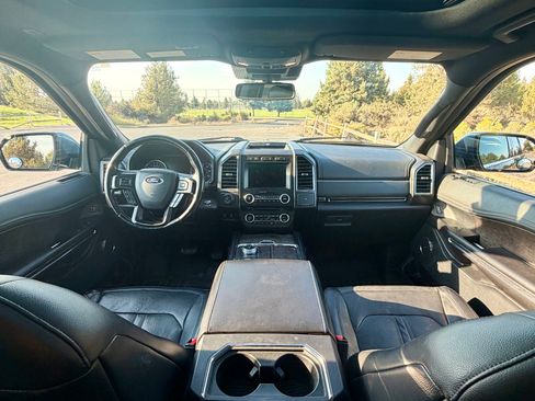 Used 2018 Ford Expedition Limited w/ Equipment Group 302A AWD/4WD image 15