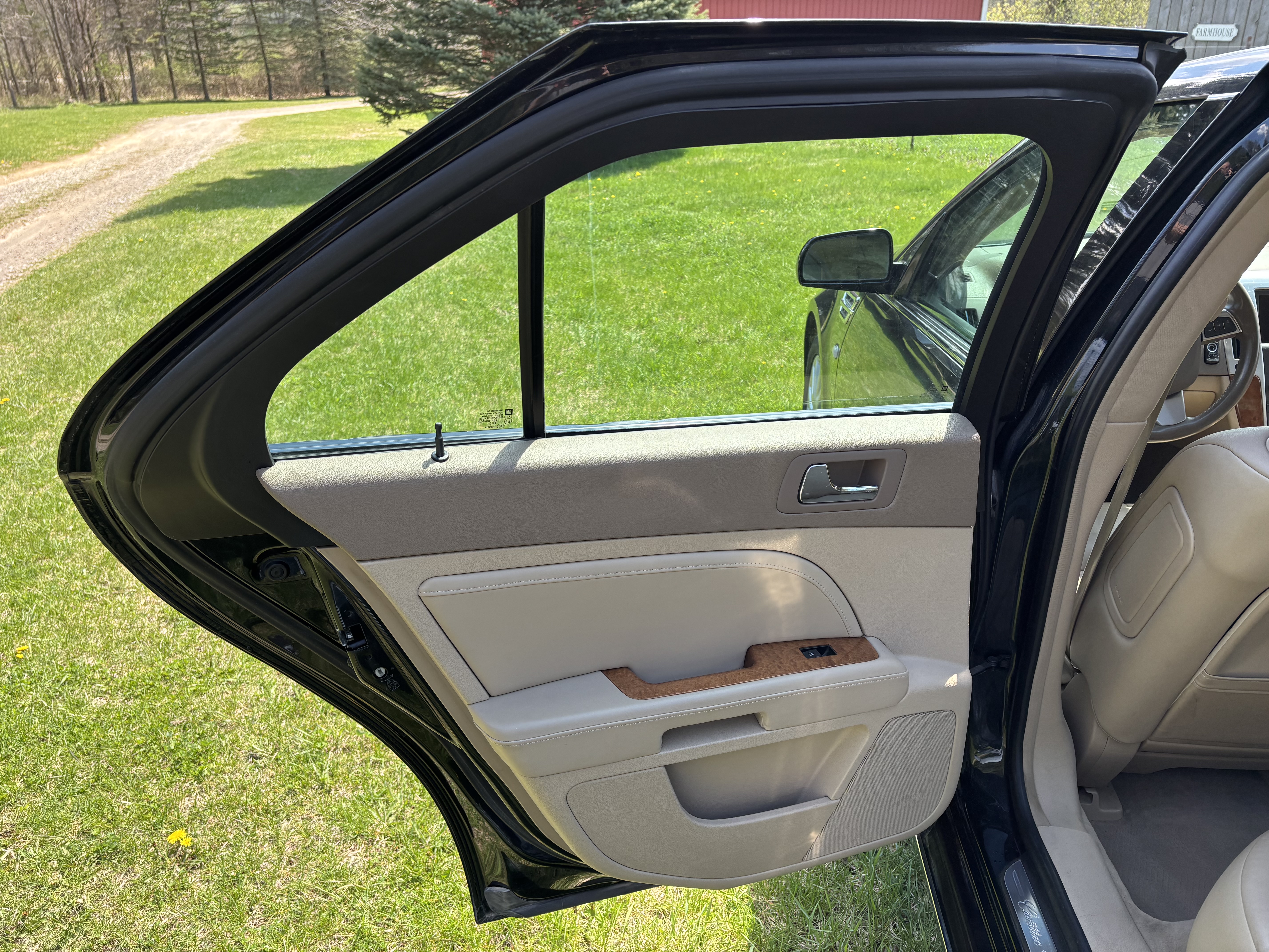 Used 2011 Cadillac STS image 11