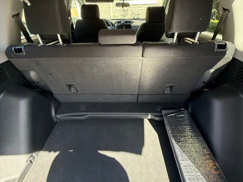 Used 2018 Honda CR-V EX image 9