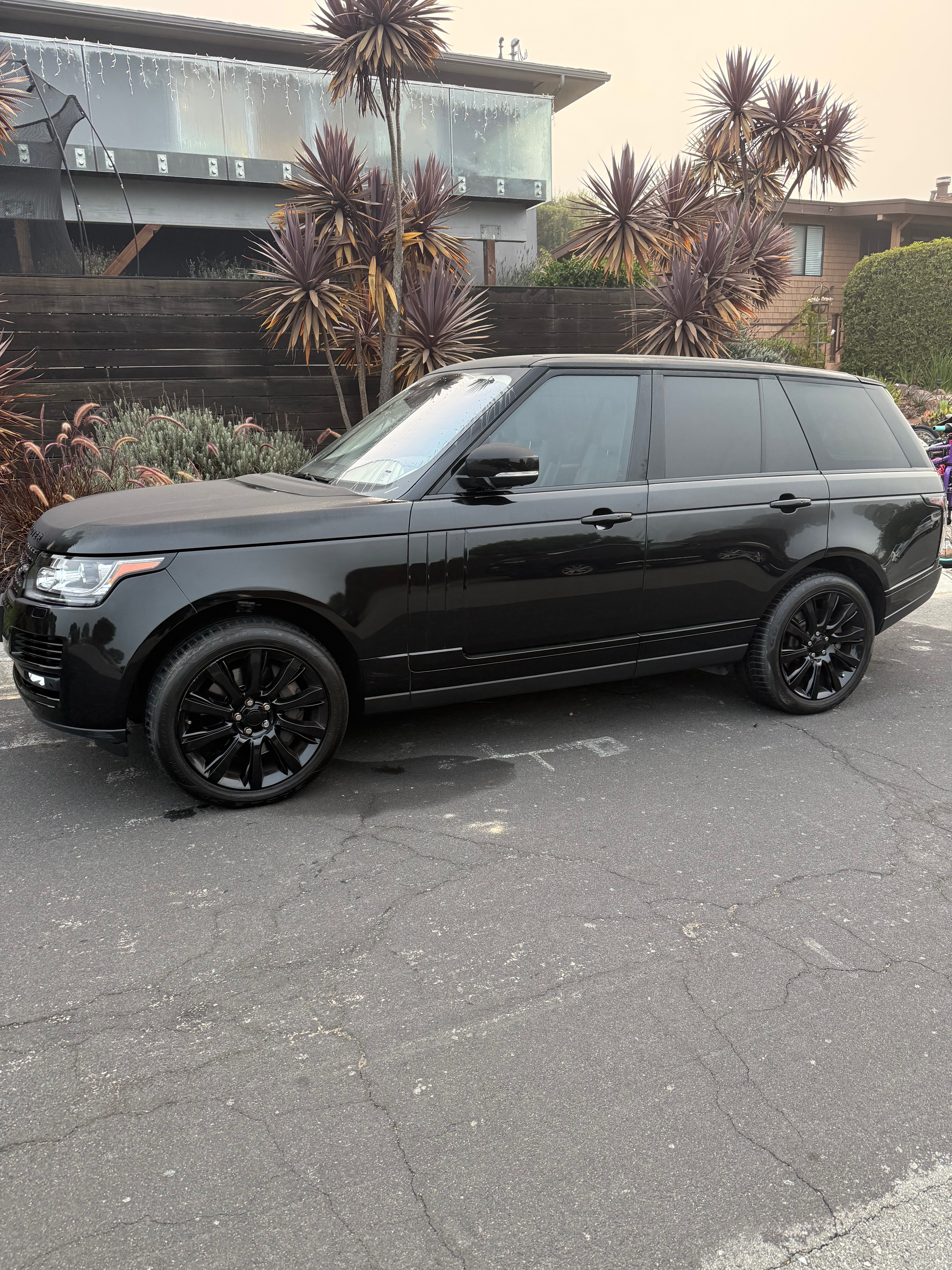 Used 2017 Land Rover Range Rover Supercharged AWD/4WD image 1