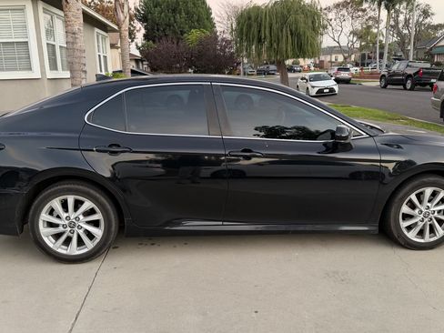 Used 2022 Toyota Camry LE image 5