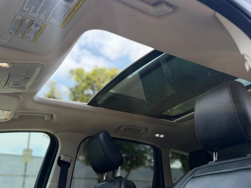Used 2018 Ford Escape SEL w/ Ford Safe & Smart Package FWD image 17