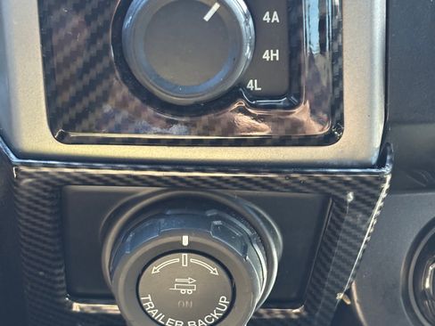 Used 2017 Ford F150 Lariat image 28