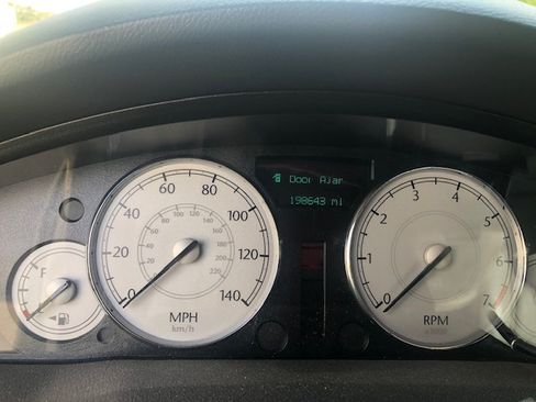 Used 2007 Chrysler 300 Touring L image 8