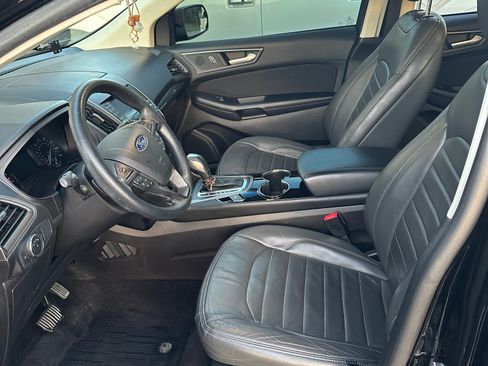 Used 2018 Ford Edge SE image 17