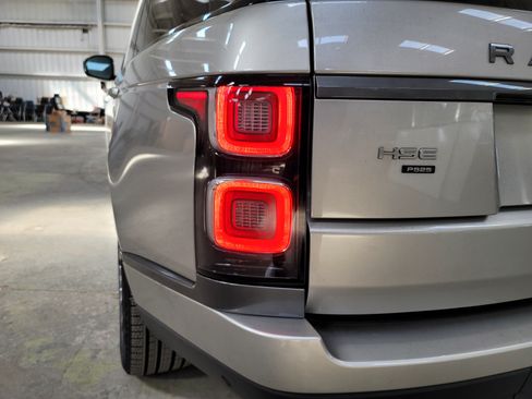 Used 2020 Land Rover Range Rover HSE image 6