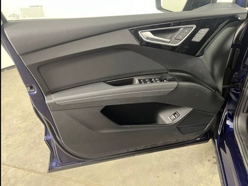 Used 2023 Audi Q4 e-tron Premium w/ Convenience Package image 15