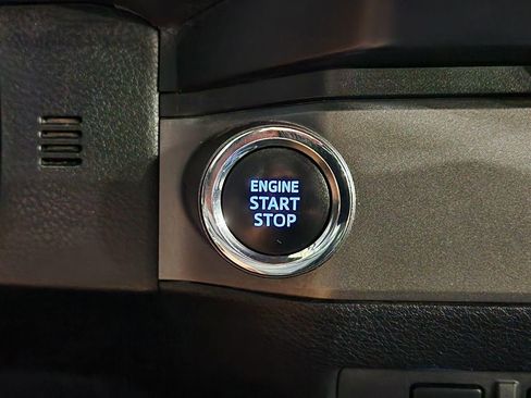 Used 2019 Toyota Tacoma TRD Off-Road image 21