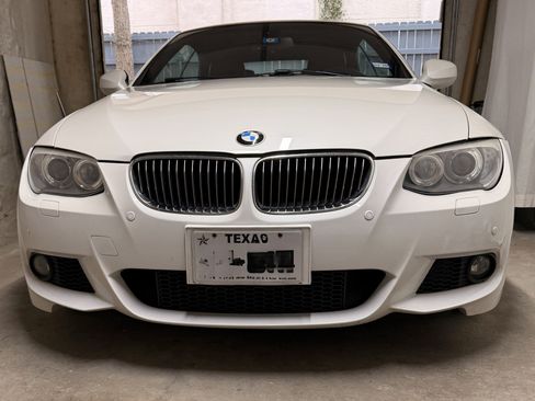 Used 2012 BMW 335i Convertible image 9