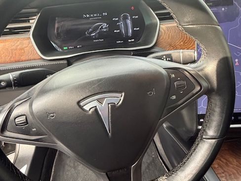 Used 2020 Tesla Model S Long Range Plus image 11