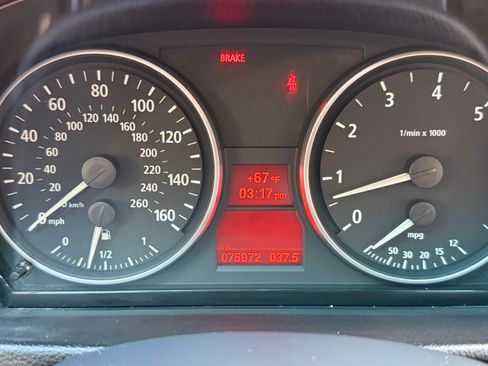 Used 2006 BMW 330xi Sedan image 25