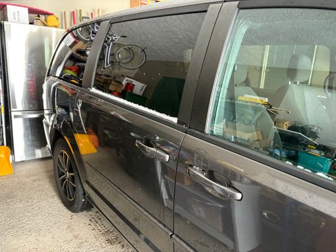 Used 2015 Dodge Grand Caravan SE image 14