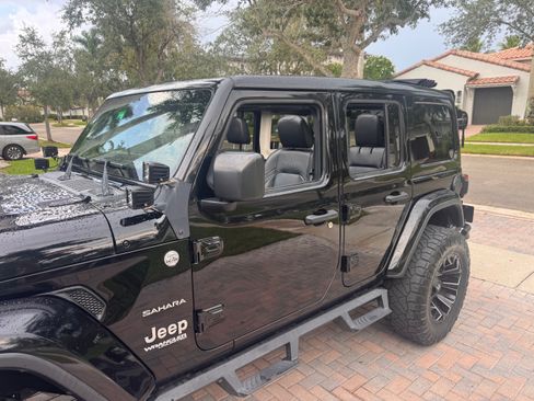 Used 2020 Jeep Wrangler Unlimited Sahara AWD/4WD image 17
