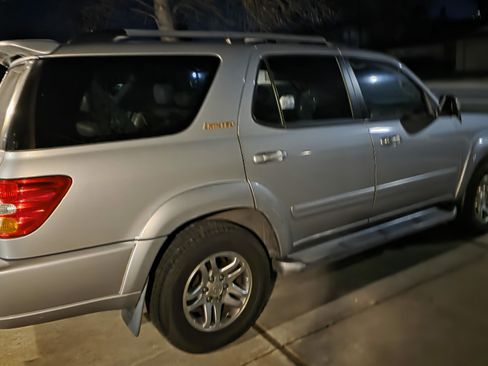 Used 2004 Toyota Sequoia Limited image 2