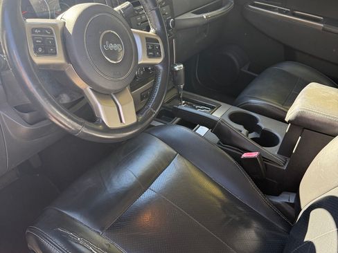 Used 2011 Jeep Liberty Limited image 6