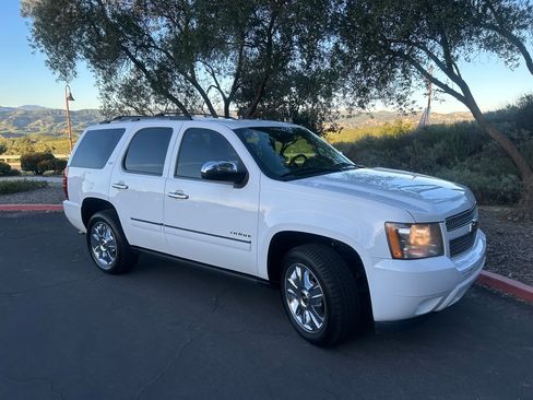 Used 2009 Chevrolet Tahoe LTZ image 12