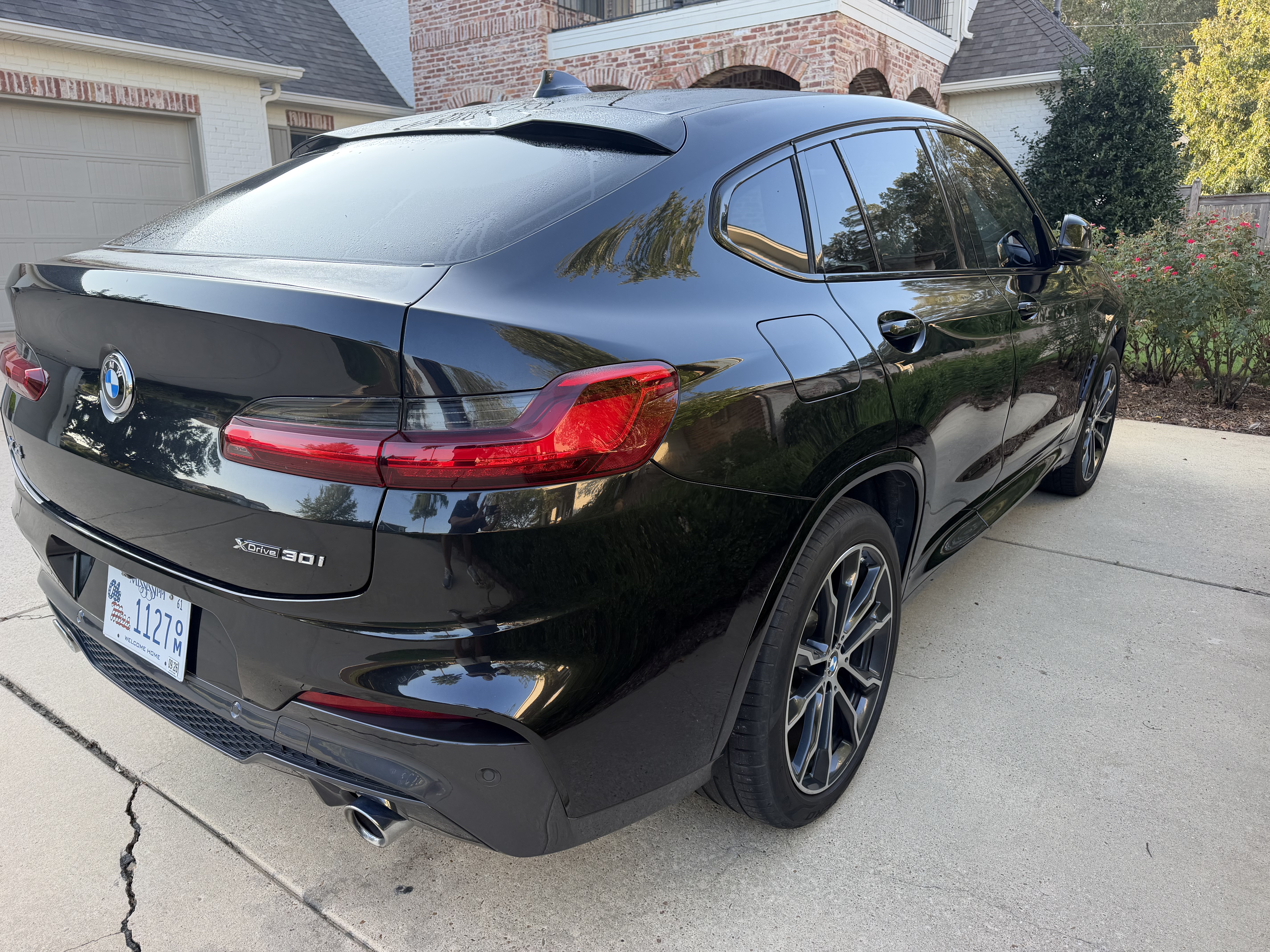 Used 2019 BMW X4 xDrive30i w/ M Sport Package 2 AWD/4WD image 9