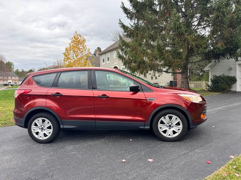 Used 2014 Ford Escape S image 4