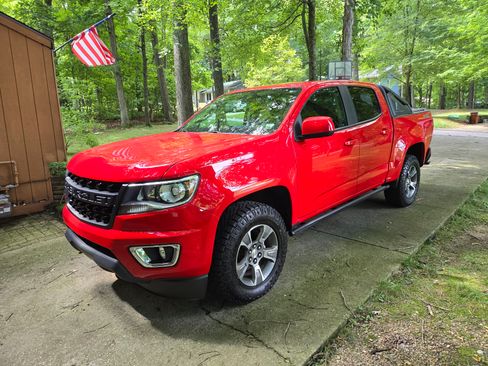 Used 2019 Chevrolet Colorado Z71 image 1