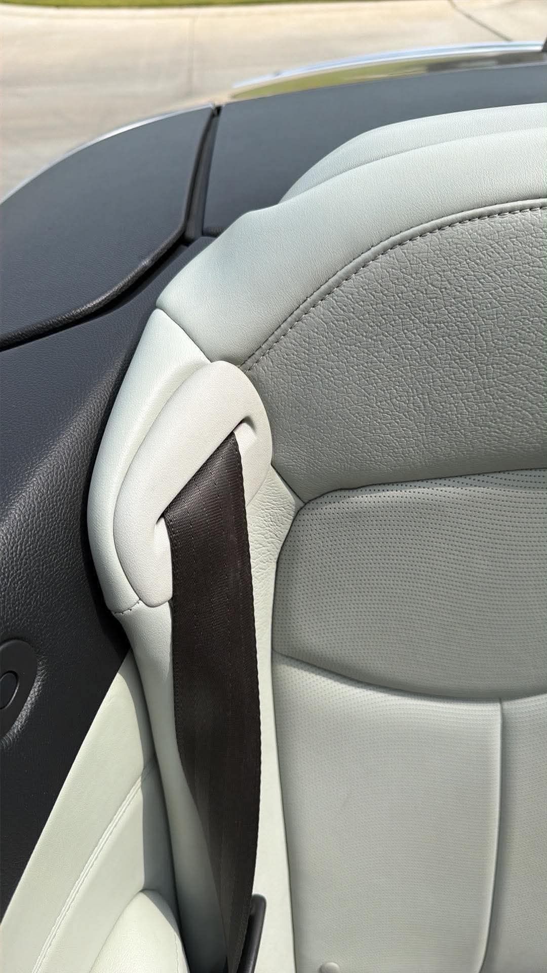 Used 2014 INFINITI Q60 Convertible w/ Premium Package RWD image 13