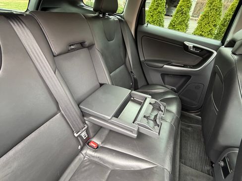 Used 2016 Volvo XC60 T6 image 8
