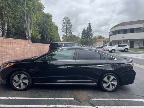 Used 2016 Hyundai Sonata Limited FWD image 2