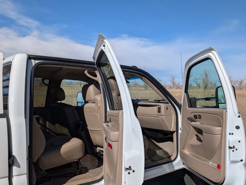 Used 2007 GMC Sierra 3500 SLT w/ Heavy-Duty Power Package image 12