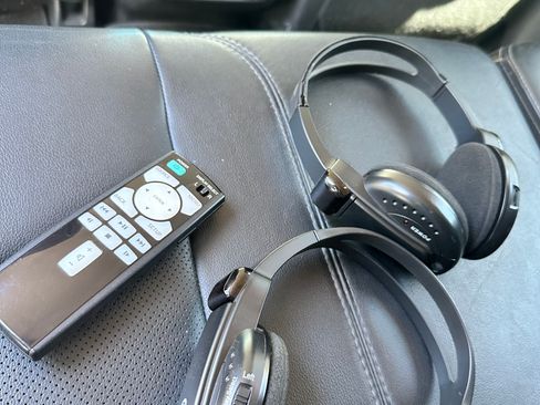 Used 2013 Nissan Pathfinder Platinum w/ Platinum Premium Pkg image 14