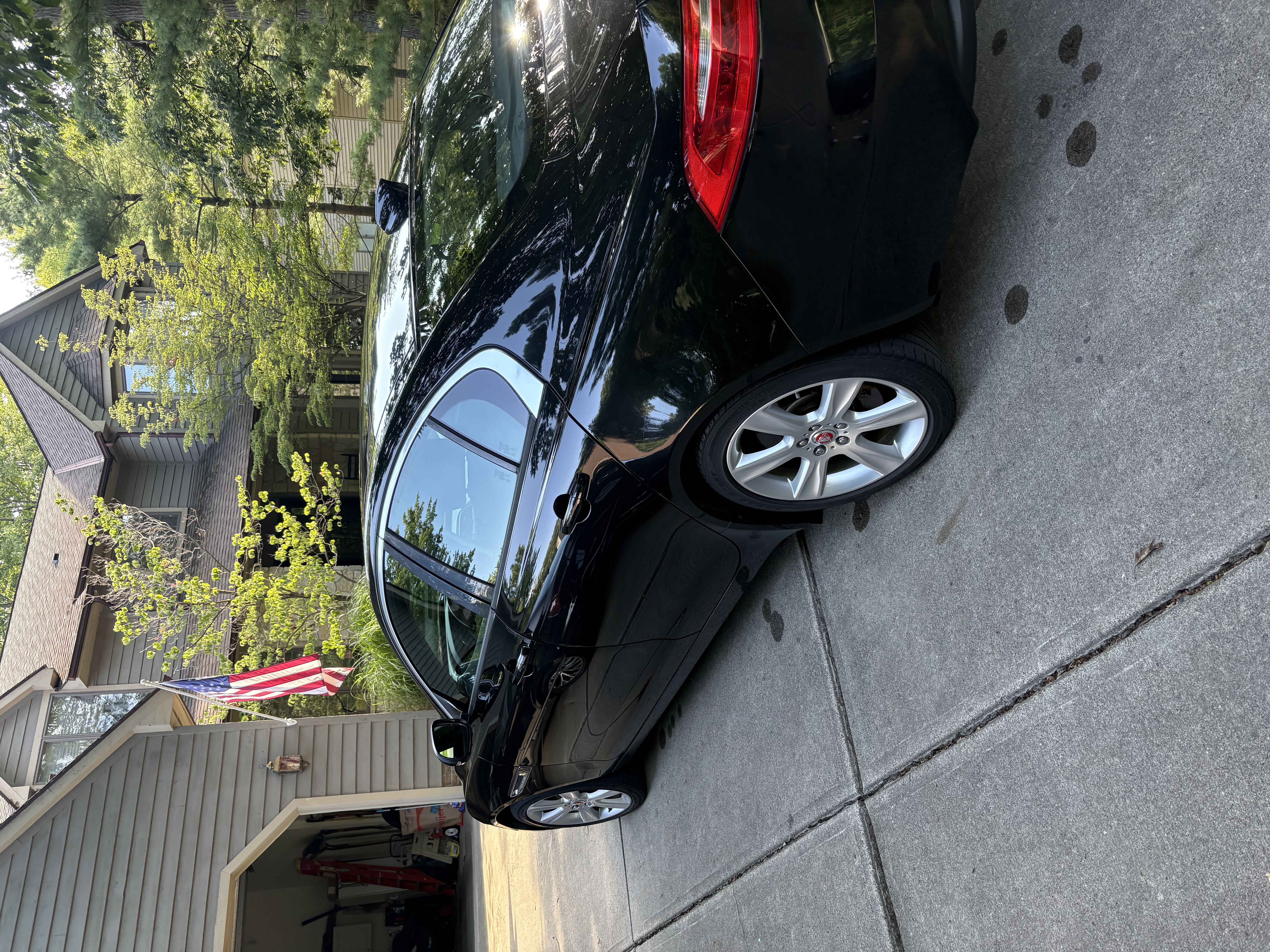 Used 2018 Jaguar XE Premium AWD/4WD image 6
