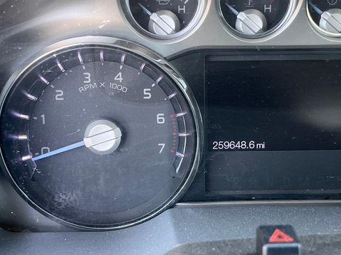 Used 2015 Ford F250 XLT w/ XLT Premium Package AWD/4WD image 11