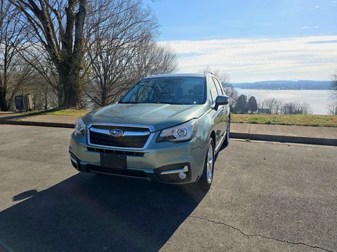 Used 2017 Subaru Forester 2.5i Touring image 2