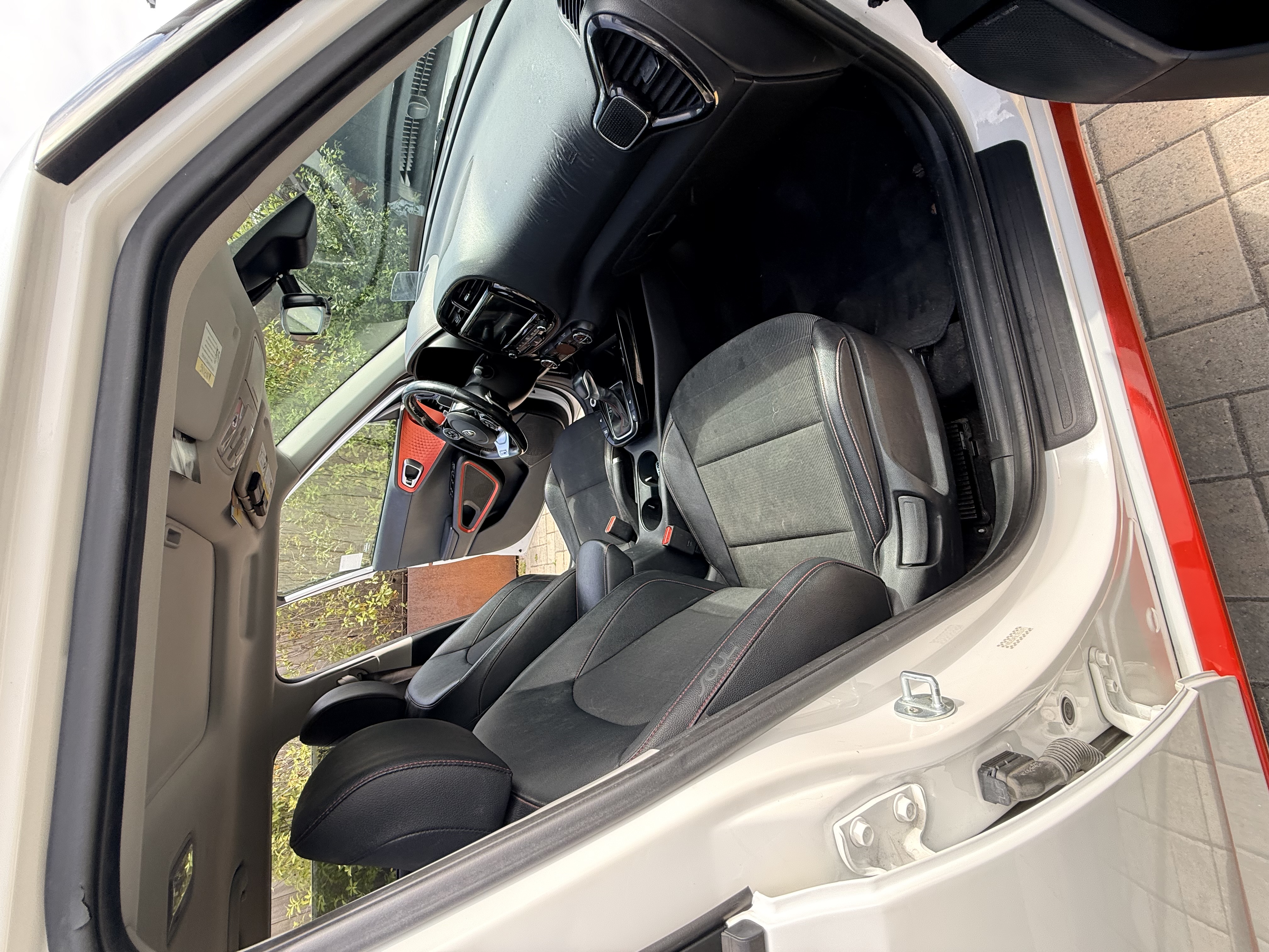 Used 2020 Kia Soul GT-Line Turbo FWD image 9
