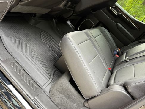 Used 2022 Chevrolet Silverado 1500 LT Trail Boss w/ LT Trail Boss Premium Package image 6