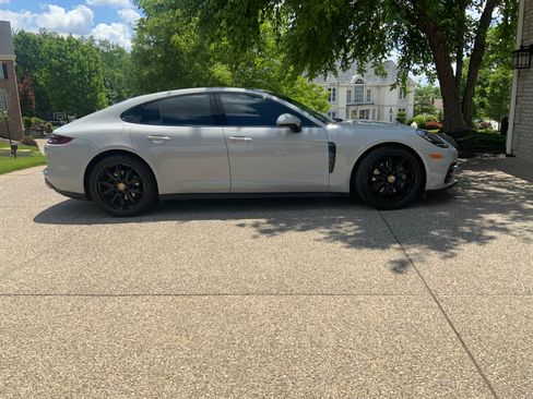 Used 2018 Porsche Panamera 4S AWD/4WD image 4