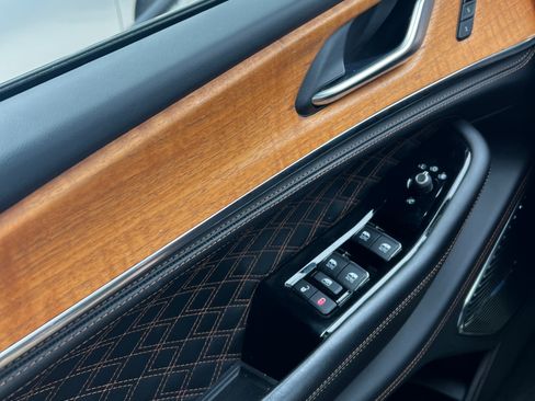 Used 2022 Jeep Grand Cherokee Summit AWD/4WD image 16