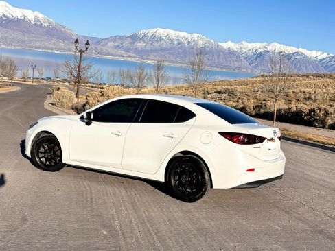 Used 2016 MAZDA MAZDA3 i Sport w/ Preferred Equipment Package image 9