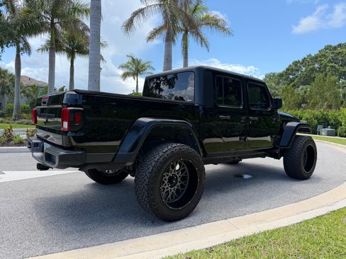 Used 2022 Jeep Gladiator Sport AWD/4WD image 8