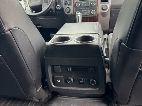 Used 2015 Ford Expedition Platinum AWD/4WD image 32