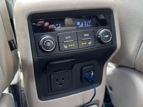 Used 2017 GMC Acadia Denali image 16