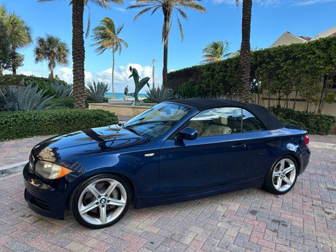 Used 2011 BMW 135i Convertible RWD image 1