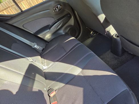 Used 2016 Nissan Versa SV image 10