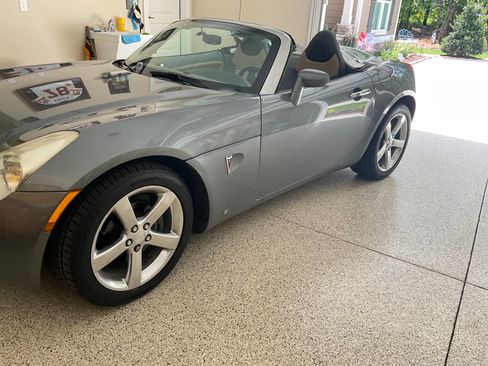 Used 2007 Pontiac Solstice Convertible w/ Premium Package RWD image 1