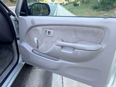 Used 2001 Toyota Tacoma 2WD Regular Cab image 15