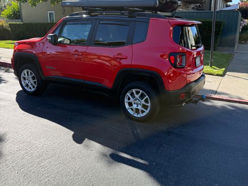 Used 2021 Jeep Renegade Limited AWD/4WD image 4