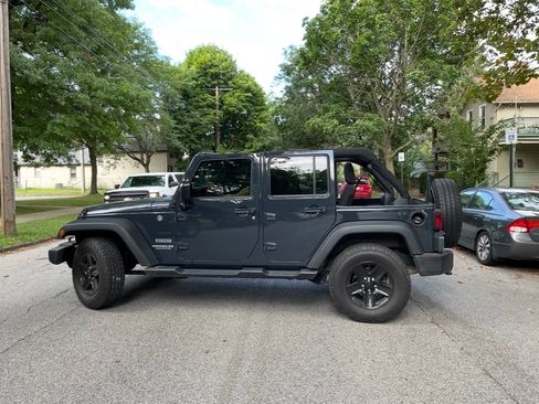 Used 2017 Jeep Wrangler Unlimited Sport w/ Quick Order Package 24S image 11